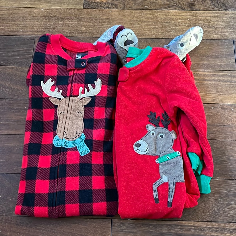 Carter’s toddler Christmas pajamas, lot of 2